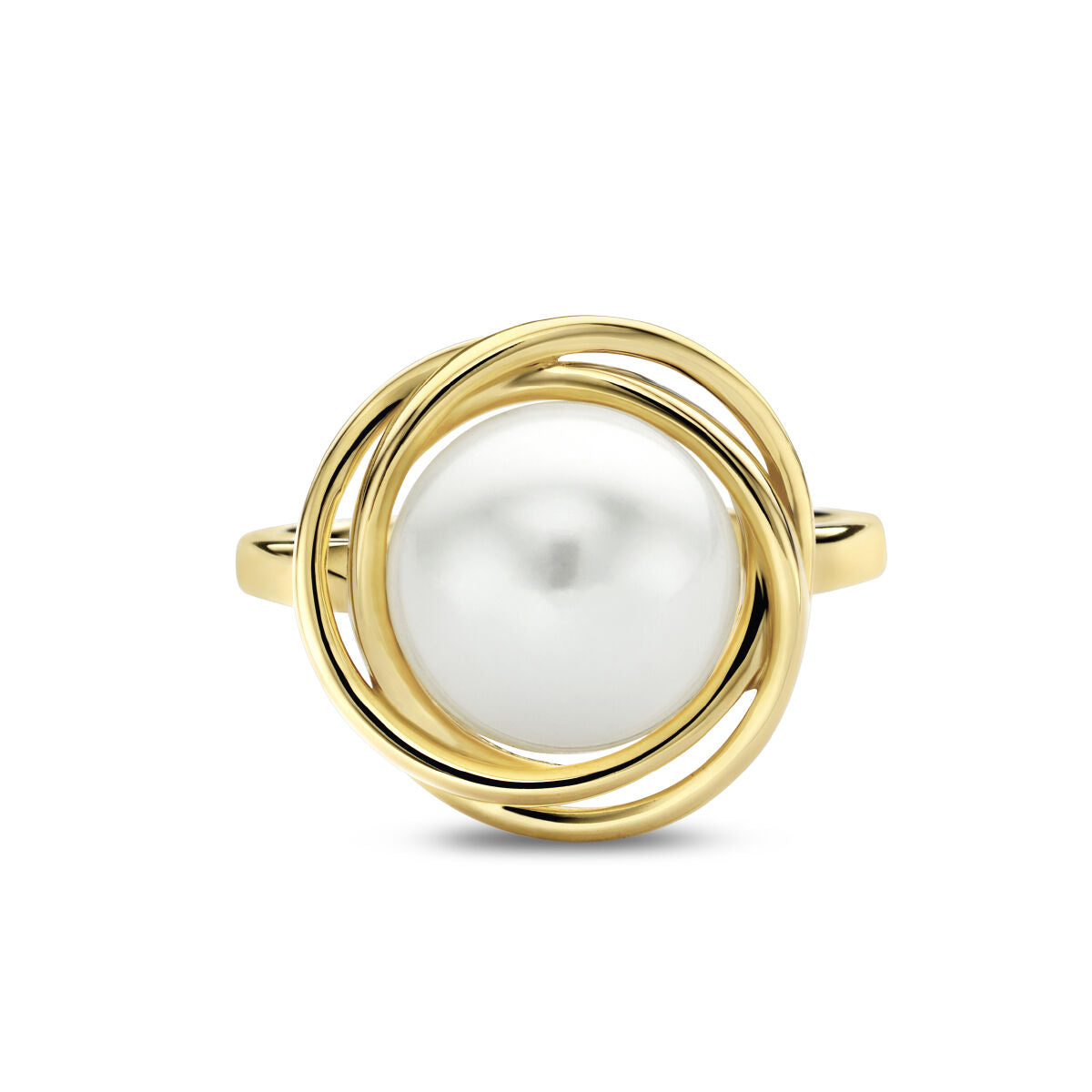 De ring parel 14K geelgoud van Van der Kooij Collectie heeft een grote ronde zoetwaterparel in het midden, geaccentueerd door een elegant verstrengeld gouden lusontwerp, afgebeeld tegen een witte achtergrond.