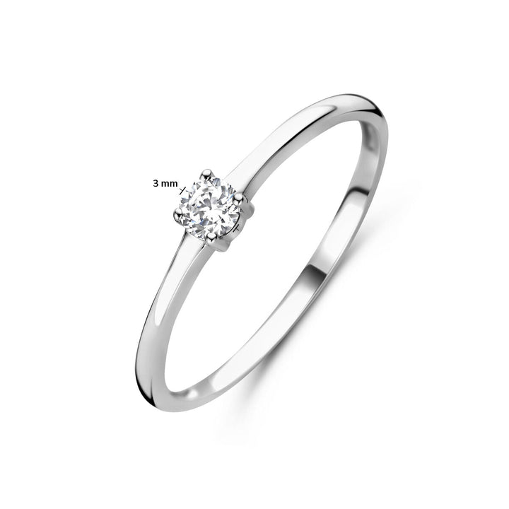 Een gegerhodineerde zilveren "ring met geboortesteen cz april" van Van der Kooij Collectie, met een enkele ronde 3 mm zirkonia in solitaire zetting, getoond tegen een witte achtergrond.