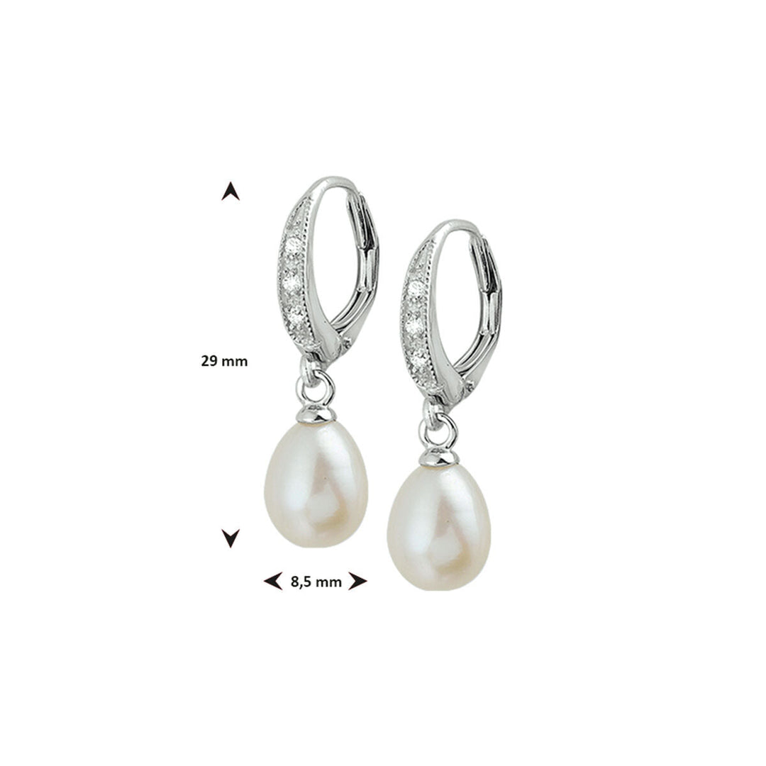 Van der Kooij Collectie oorhangers parel en zirkonia brisur haak zilver gerhodineerd: 29 mm lang, 8,5 mm breed, met zoetwaterparel en kleine zirkonia’s op de sluiting.