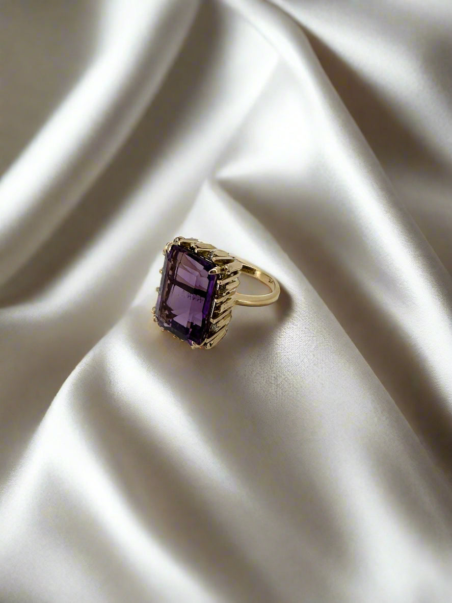 anillo vintage de oro con amatista y diamante 14k 10.7gr