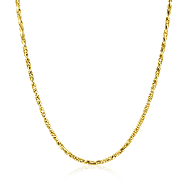 De Zinzi ketting ZIC2648G 43-45cm is een eenvoudige goudkleurige ketting met langwerpige, ovaalvormige schakels - een elegant Zinzi ontwerp tegen een witte achtergrond, perfect voor elke gelegenheid.