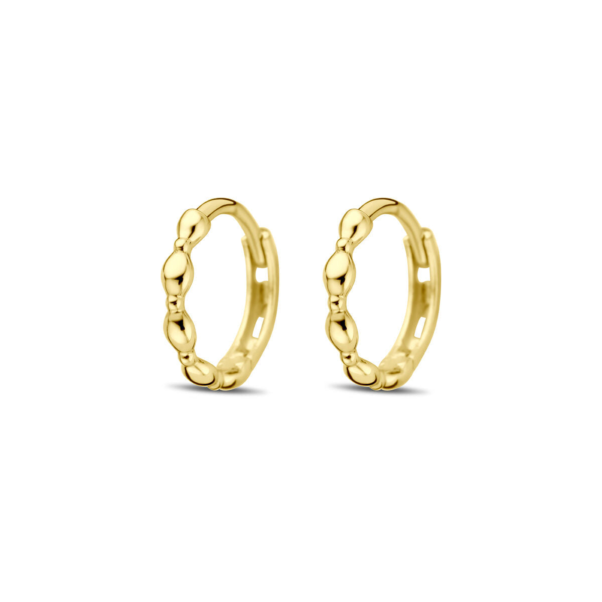 Pendientes de aro de 10 mm en oro amarillo de 14 quilates con un diseño liso y moderno.