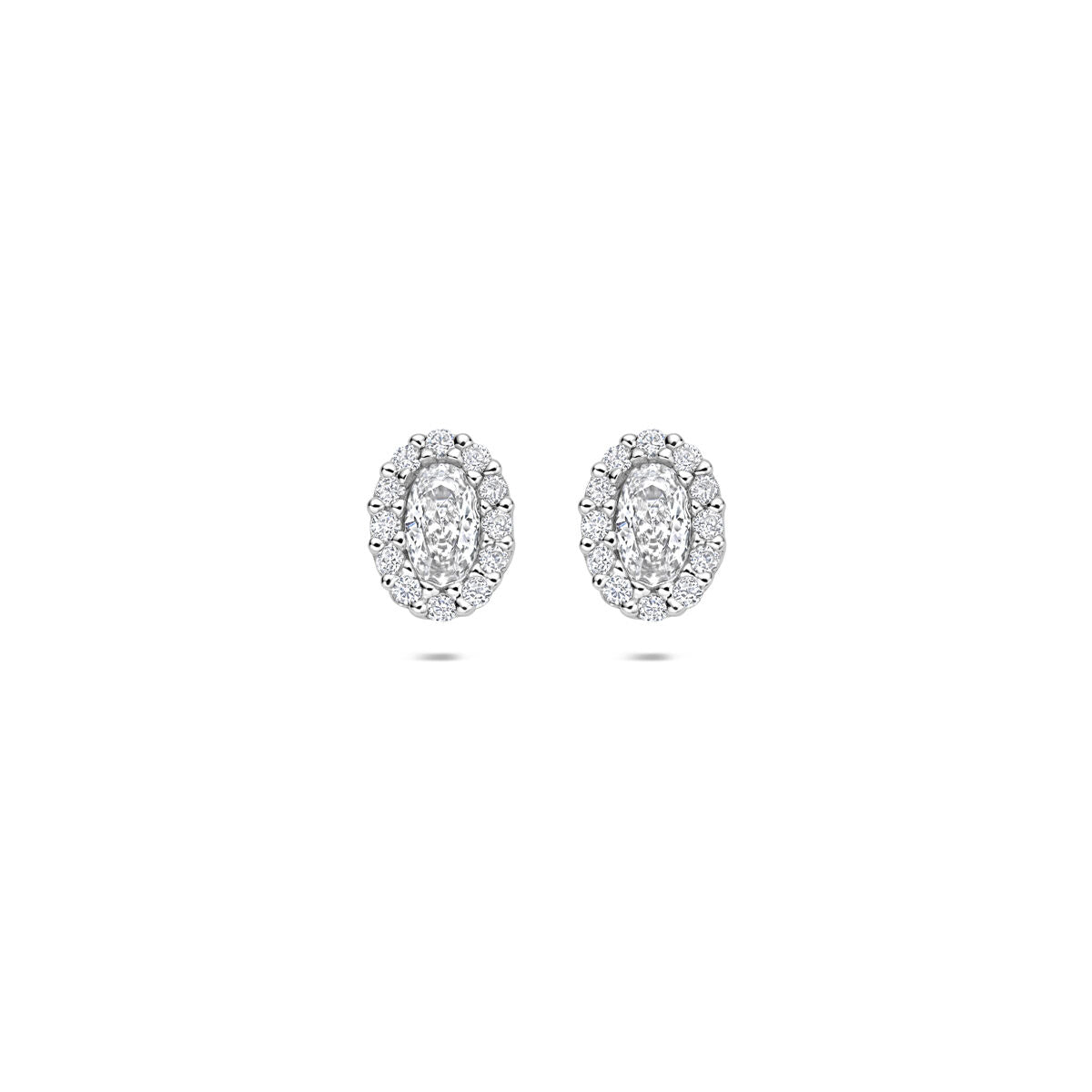 Pendientes de zirconia ovalada en plata rodiada con diseño elegante.
