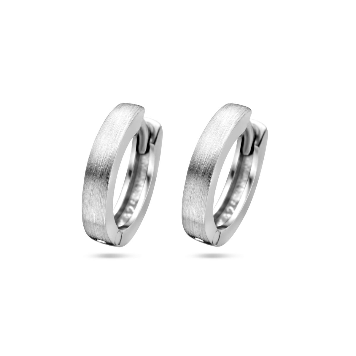 Pendientes de aro planos de 2,5 mm en plata pulida/mate con acabado rodiado.