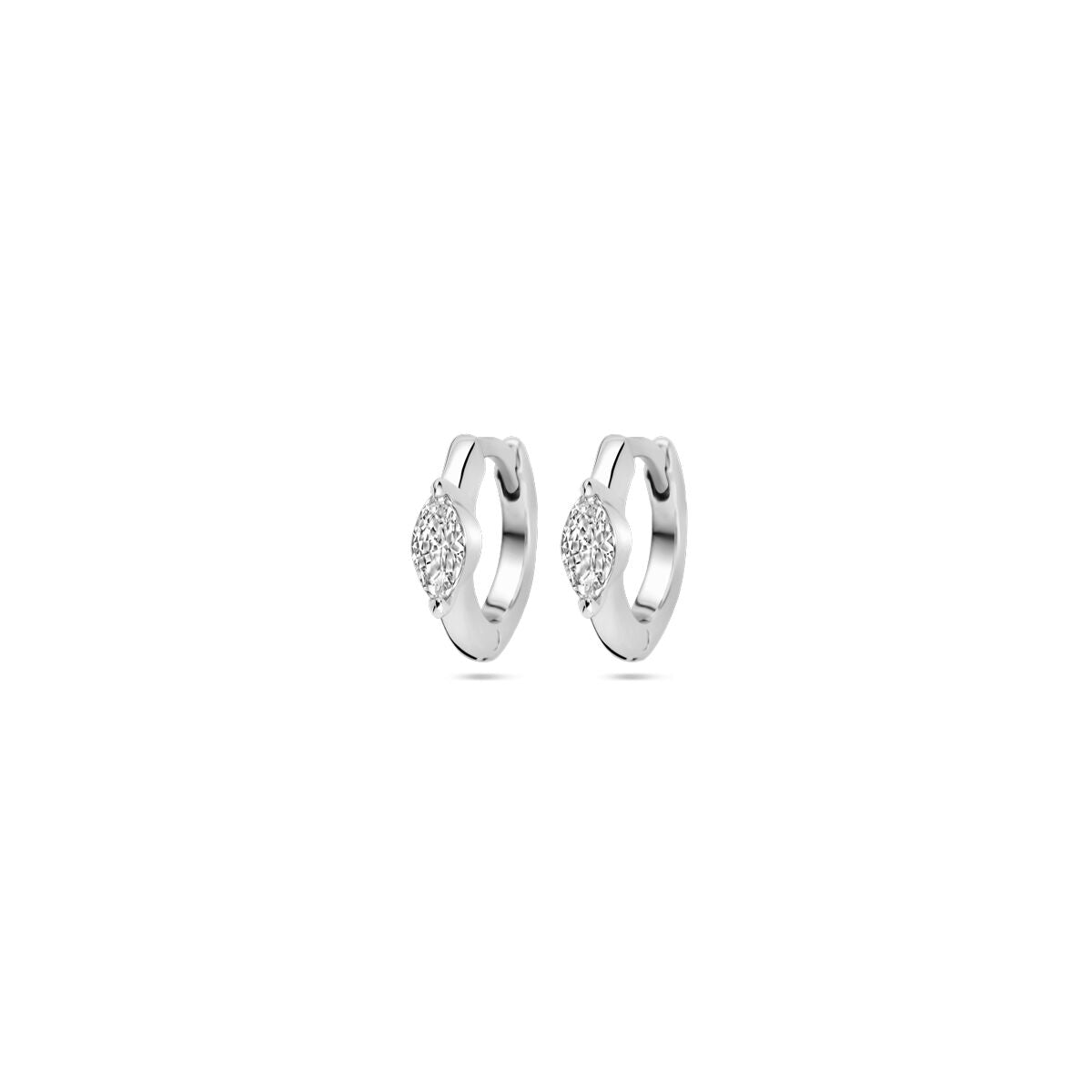 Pendientes de aro de plata rodiada de 10 mm con zirconias brillantes.