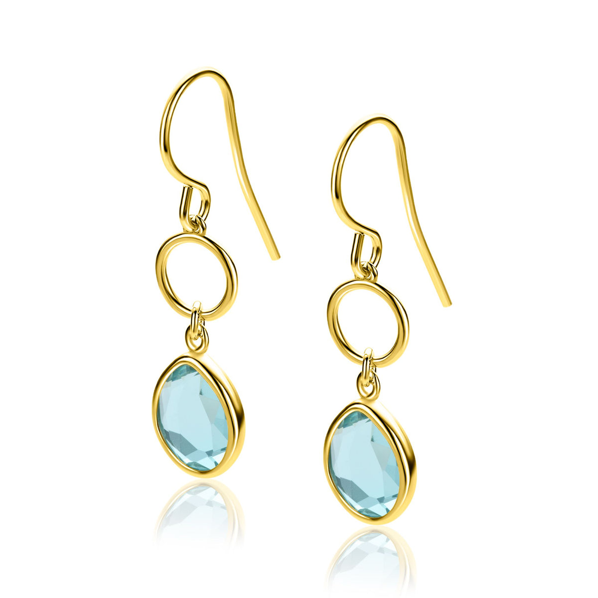 Pendientes largos dorados con piedra azul en forma ovalada y detalle de anillo.