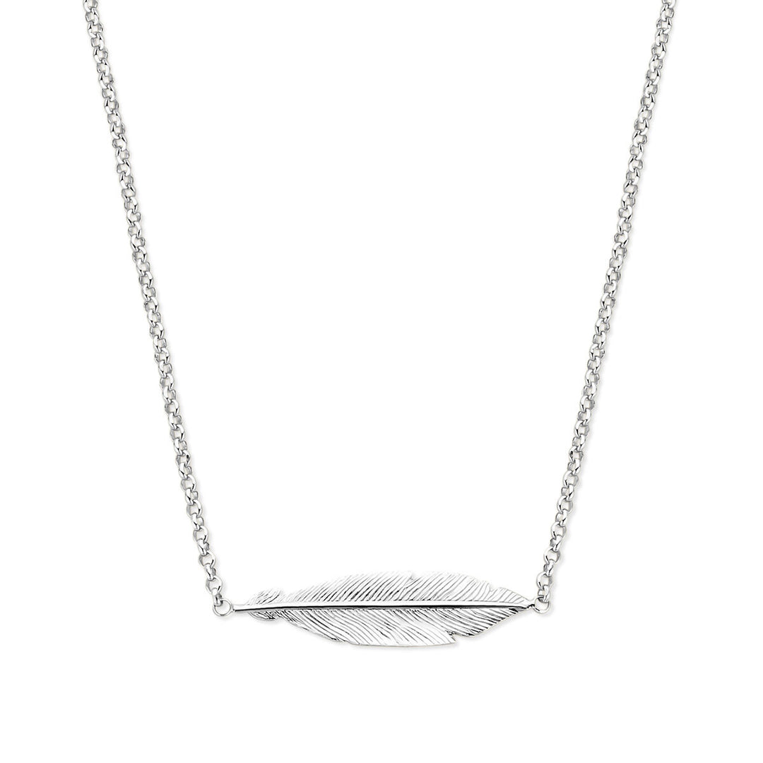 De Van der Kooij Collectie collier veer 40,5 + 3 cm zilver gerhodineerd heeft een dunne jasseron schakel en een gedetailleerde veervormige hanger, weergegeven op een effen witte achtergrond.
