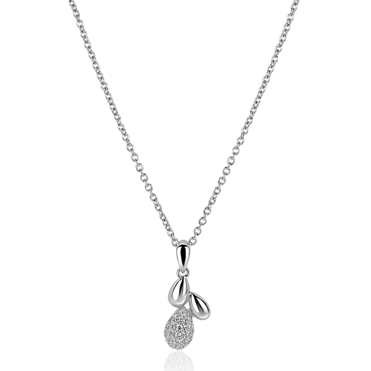 Collar de plata con colgante en forma de gota y detalles brillantes.