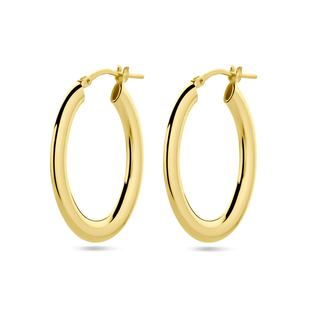 Aros de oro amarillo de 1 micrón, con un diseño liso y brillante.