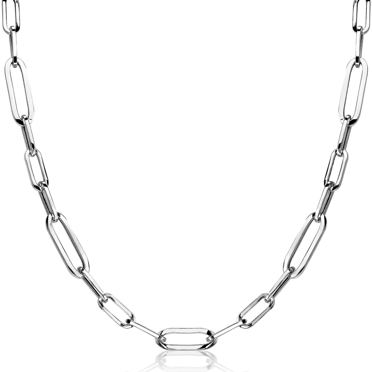 Cadena de plata con eslabones alargados y forma ovalada.