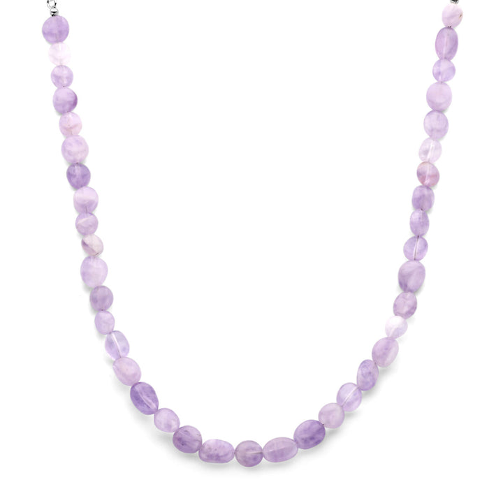 Het collier amethist 40 + 5 cm zilver gerhodineerd van Van der Kooij Collectie voor dames is elegant vormgegeven met lichtpaarse amethist kralen in een enkele streng.