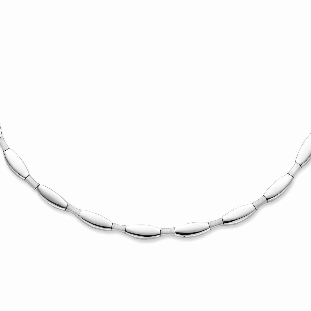 Collar choker de 5,5 mm y 43 cm en plata pulida y mate, con acabado rodiado.