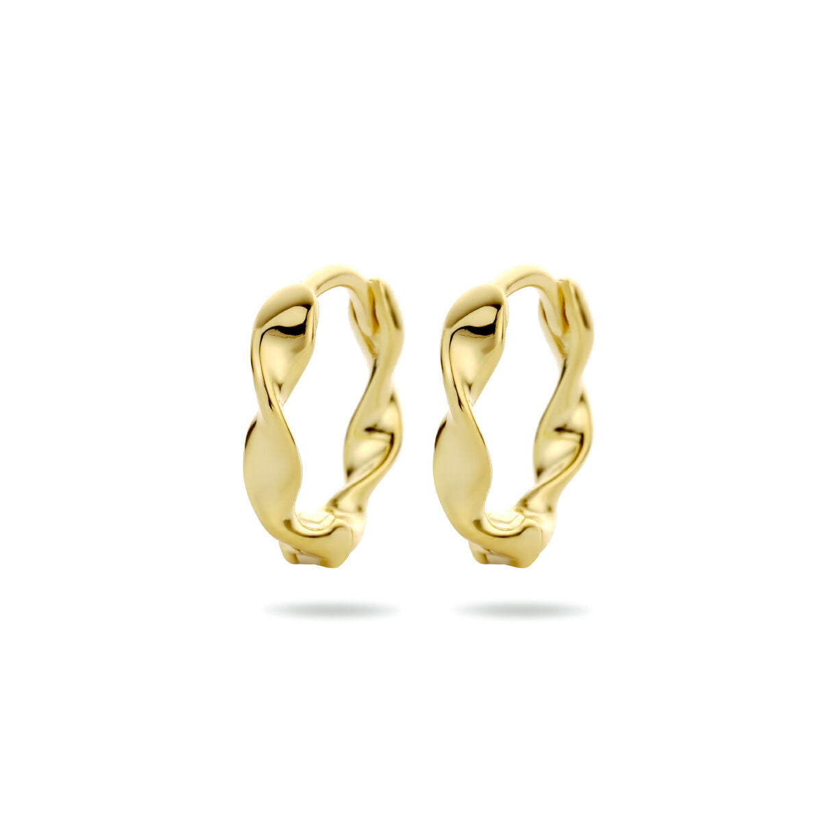 Pendientes de aro dorados, con diseño retorcido y acabado brillante.