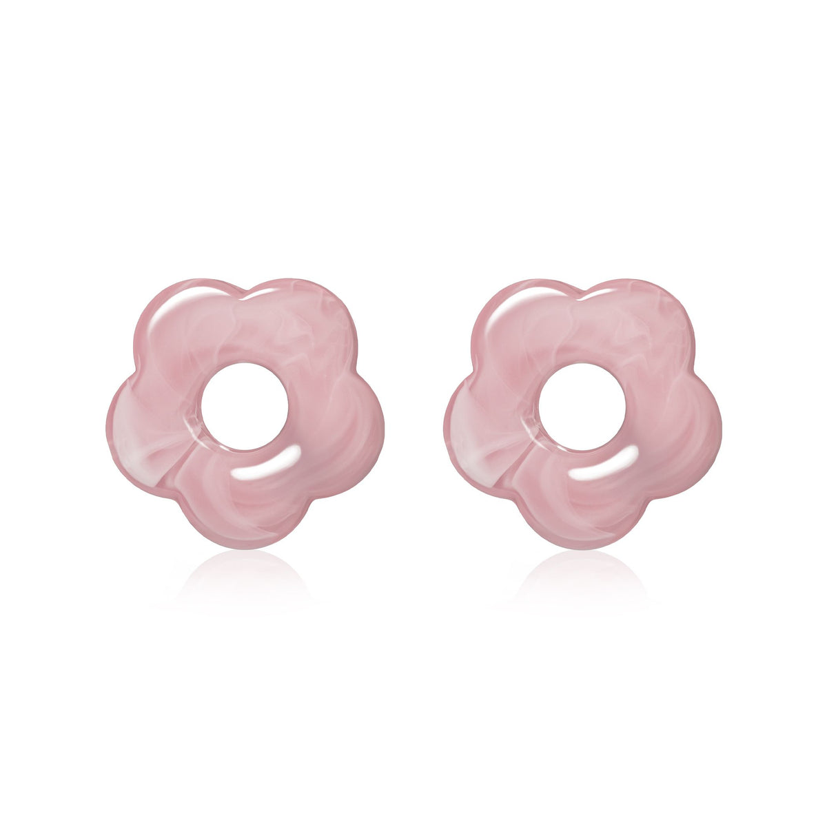 Pendientes de flor rosa con forma de pétalos y un agujero central.