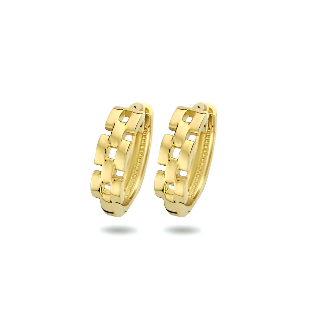 Pendientes de aro en 14K oro amarillo con diseño de eslabones.
