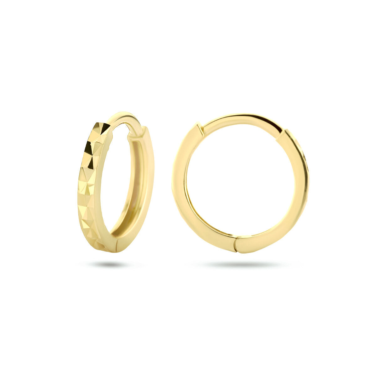 aros diamantados en oro amarillo de 14K