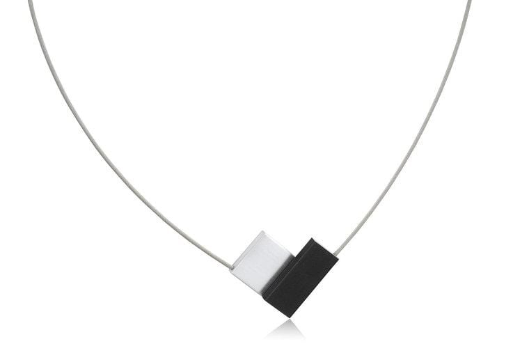 Collier V-vorm Zwart C150Z