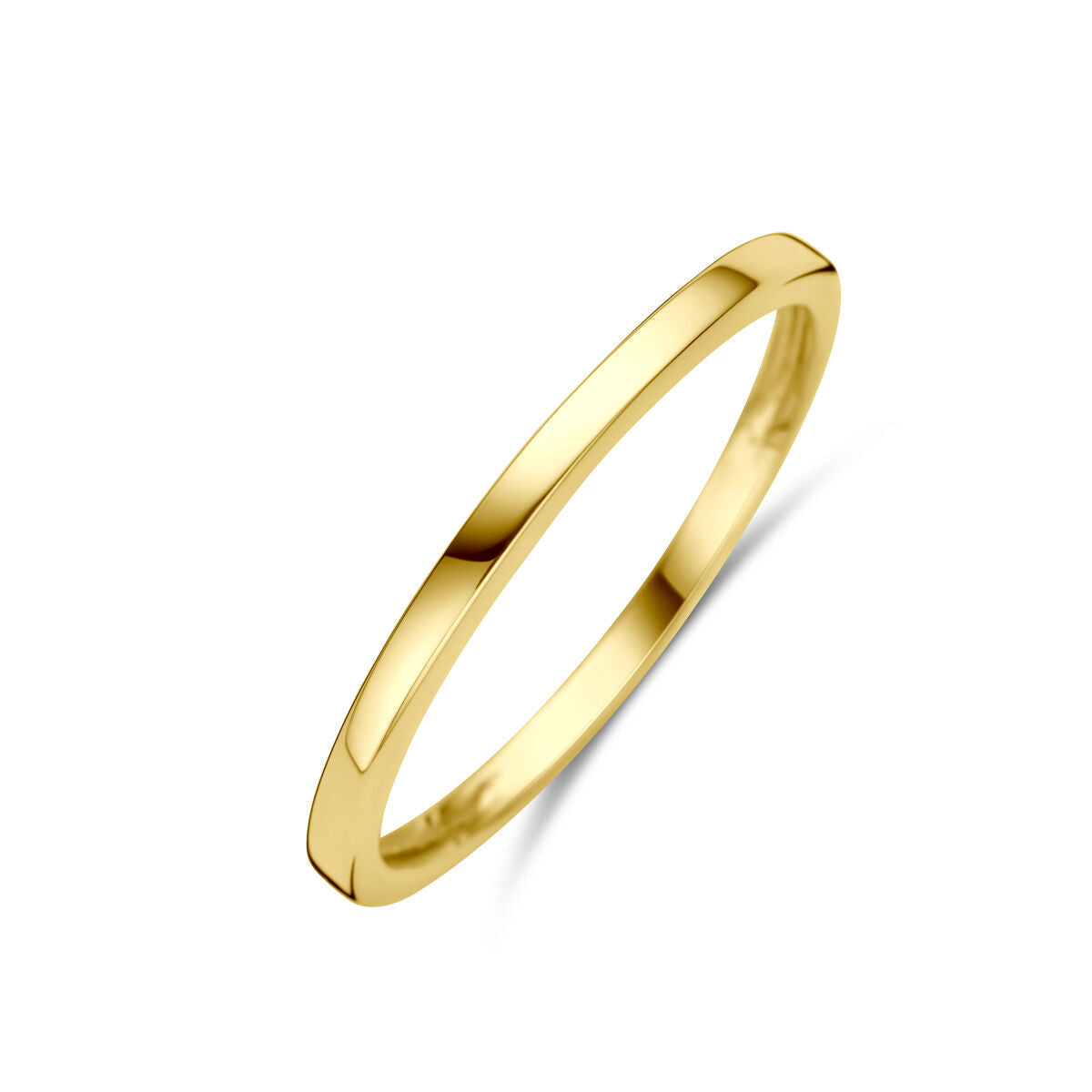 Anillo de oro amarillo de 14 quilates, diseño delgado y liso.