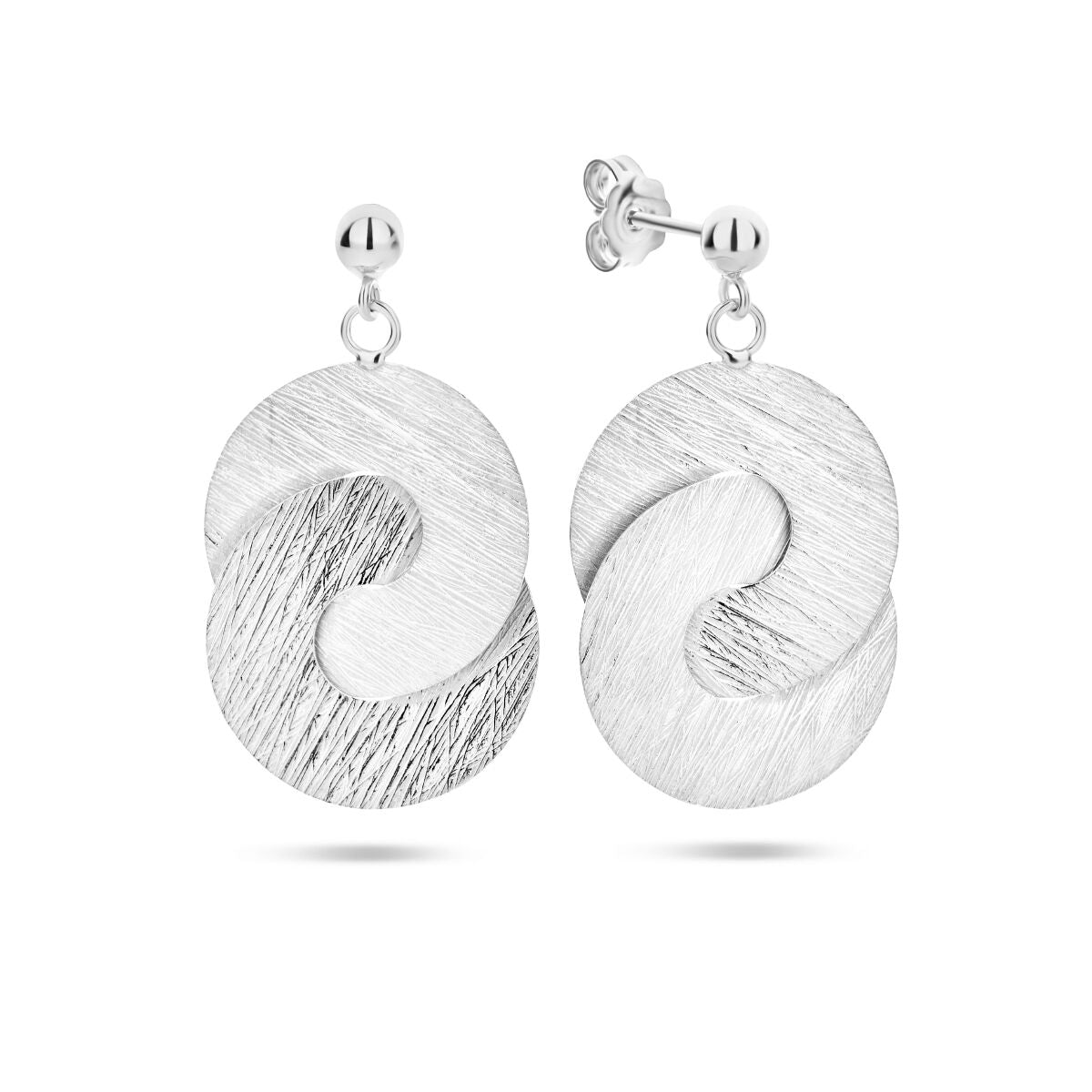 Een paar Van der Kooij Collectie oorhangers gescratcht rondjes poli/mat zilver gerhodineerd-stijlvolle dames oorbellen met een combinatie van gepolijst en mat zilver, perfect voor elke gelegenheid.