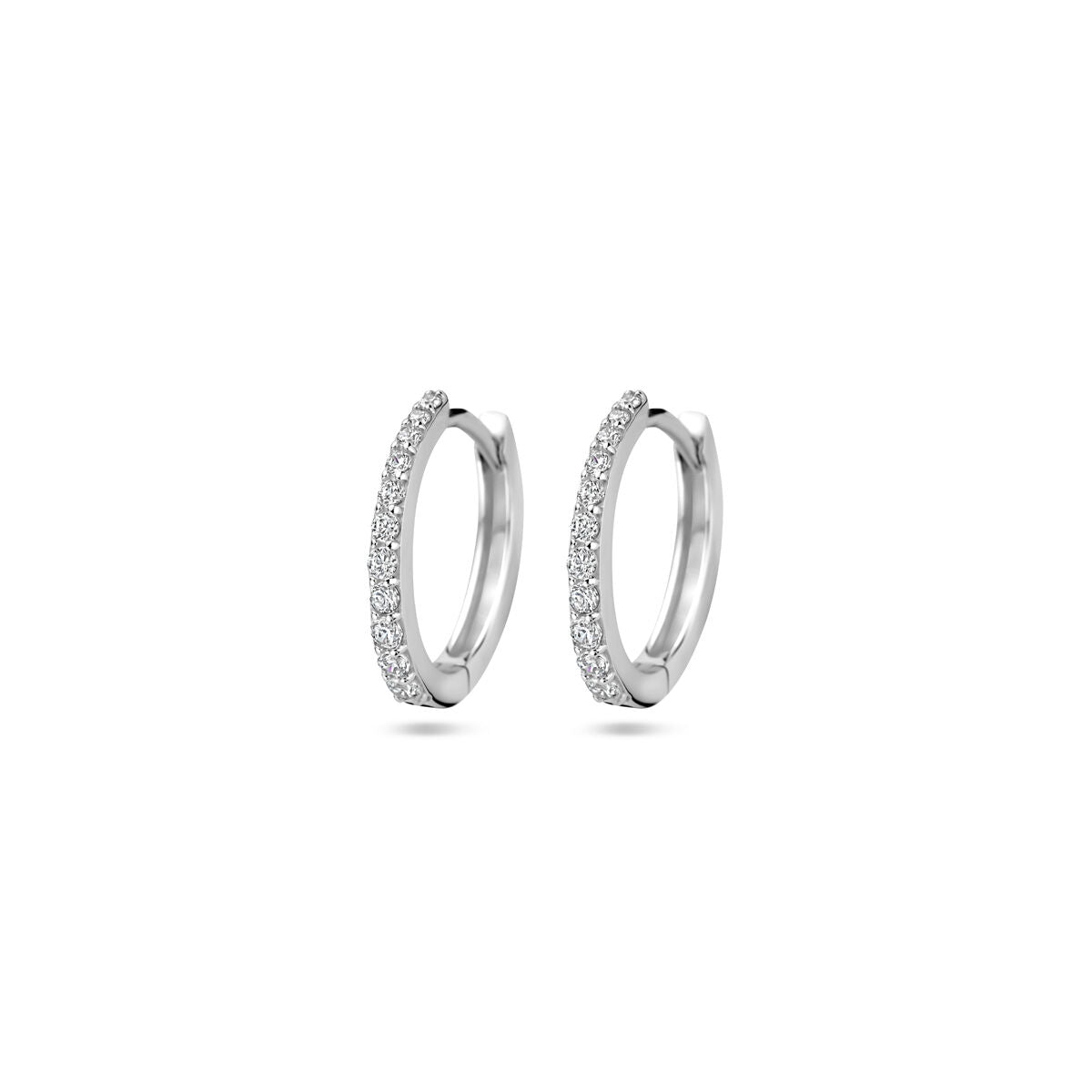 Pendientes de aro de plata rhodium con zirconias, de 14 mm de diámetro.