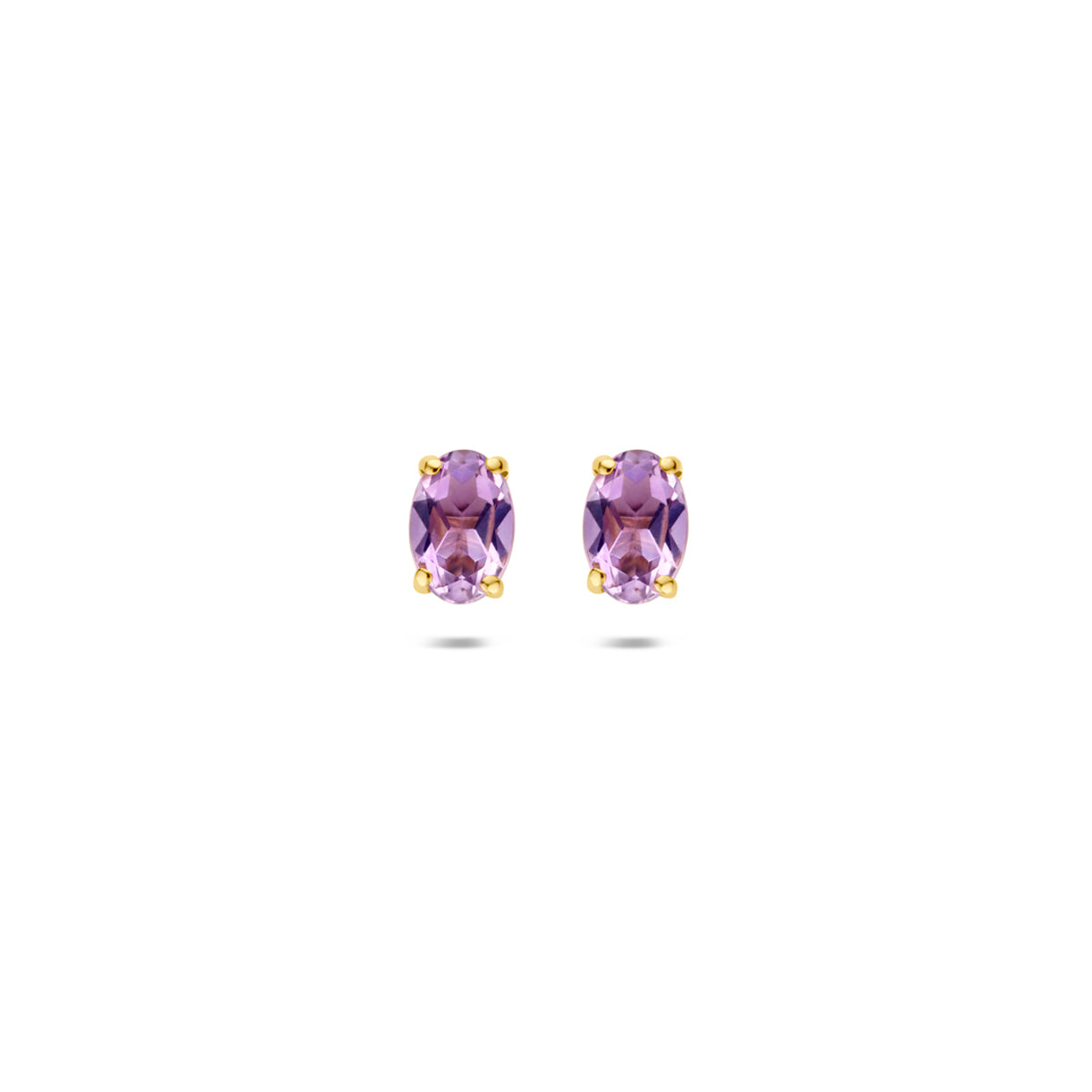 Pendientes de 9 quilates con amatista ovalada de 6 mm y montura dorada.