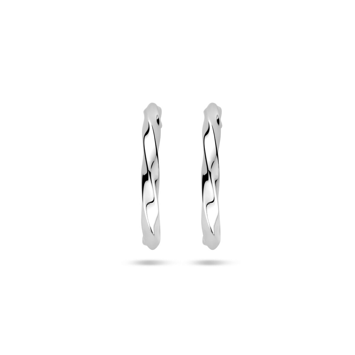 Pendientes de aro retorcidos de 18,5 mm en plata rodiada.