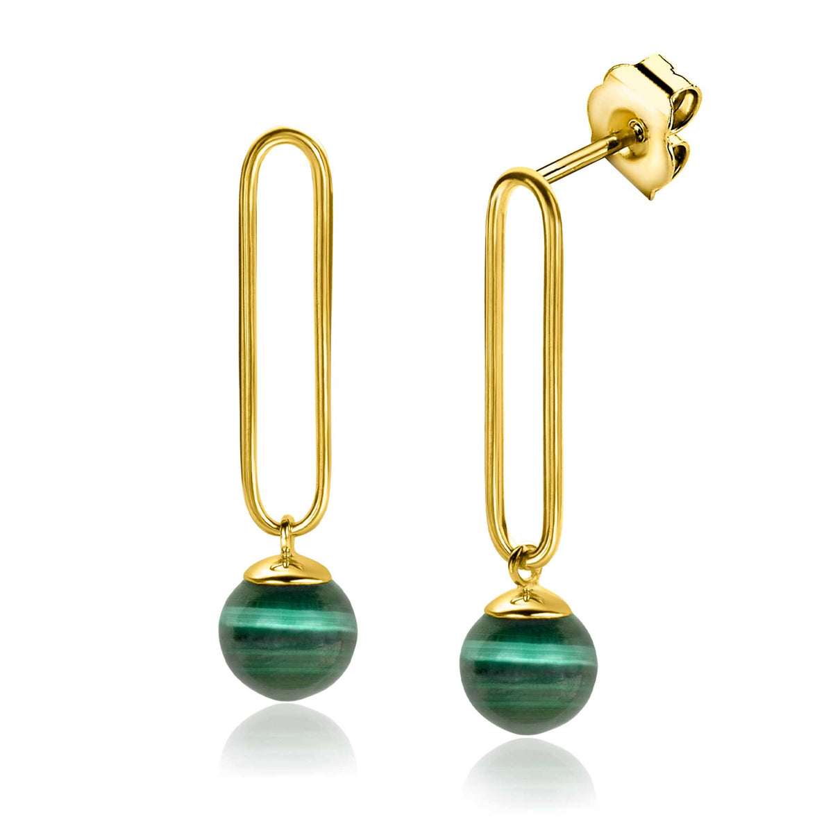 Pendientes largos dorados con bola de malaquita verde en la parte inferior.