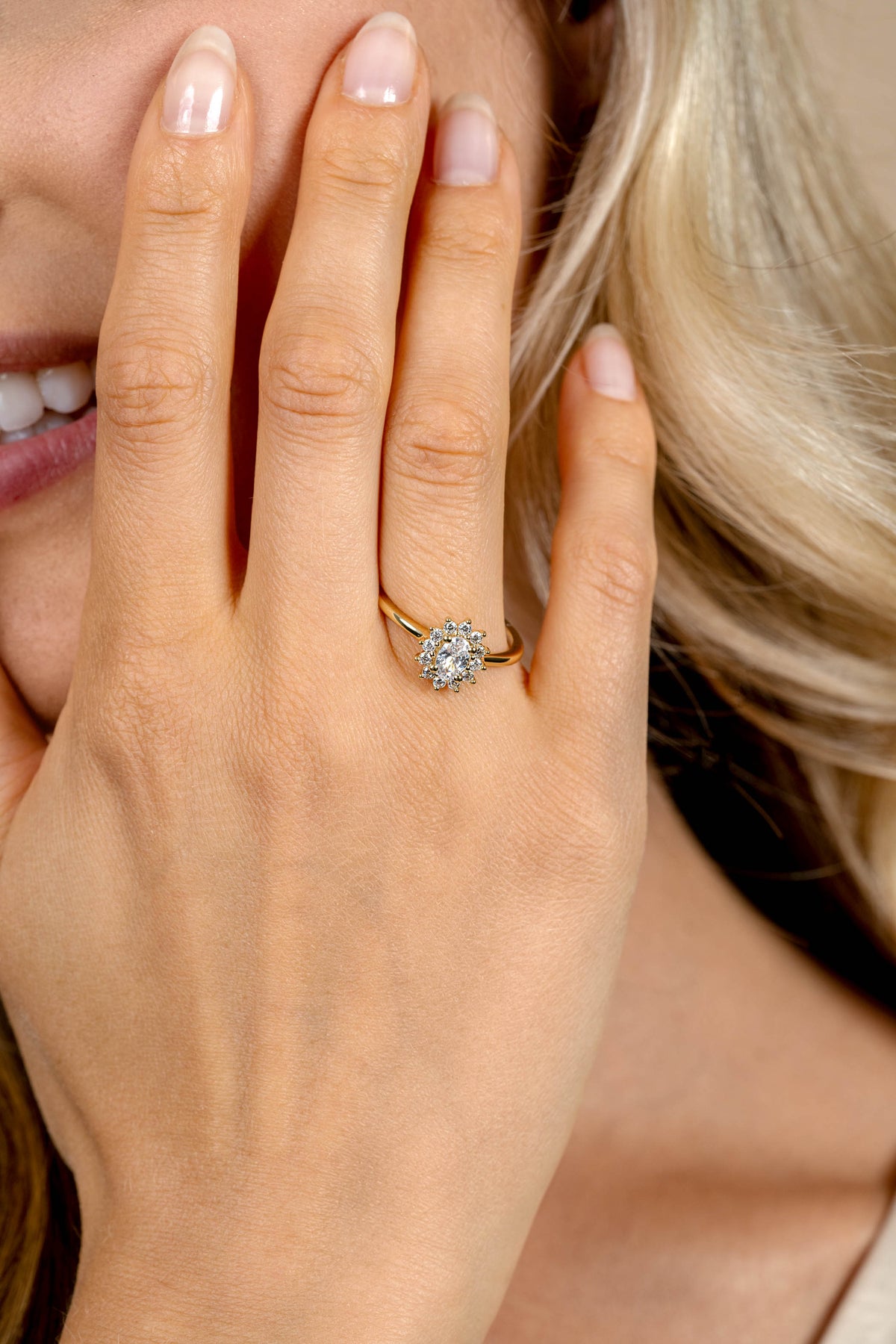 Anillo Chapado en Oro ZIR2699Y