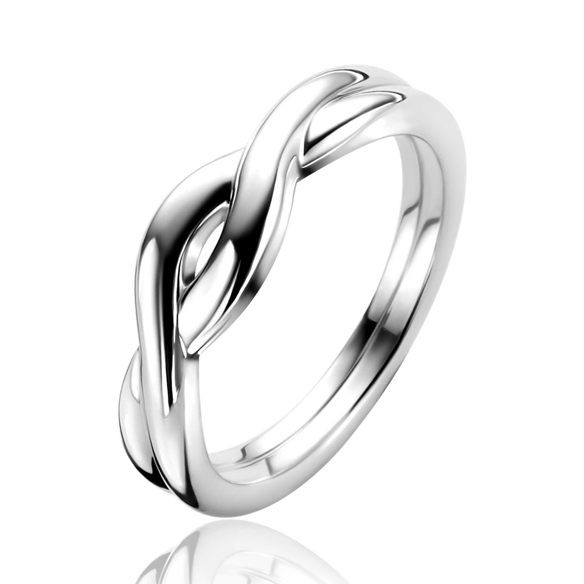 Zilveren ring met een gedraaid ontwerp en glanzende afwerking.