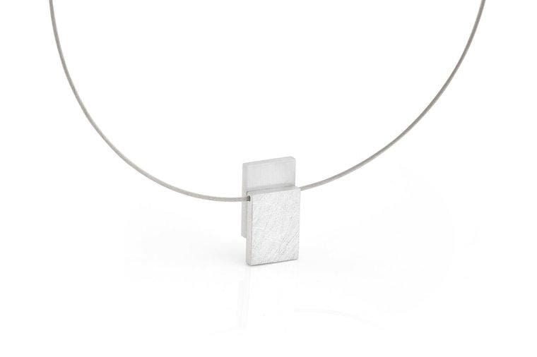 Collar Rectángulo mate con efecto de hielo C215