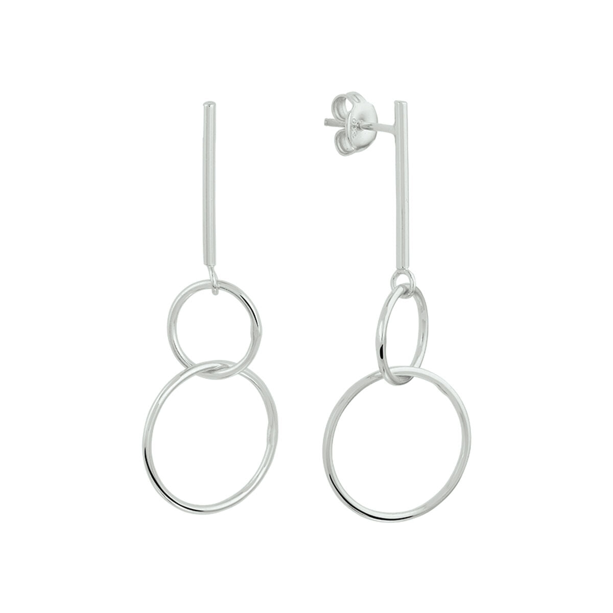 Pendientes largos de plata rodiada con dos aros entrelazados.