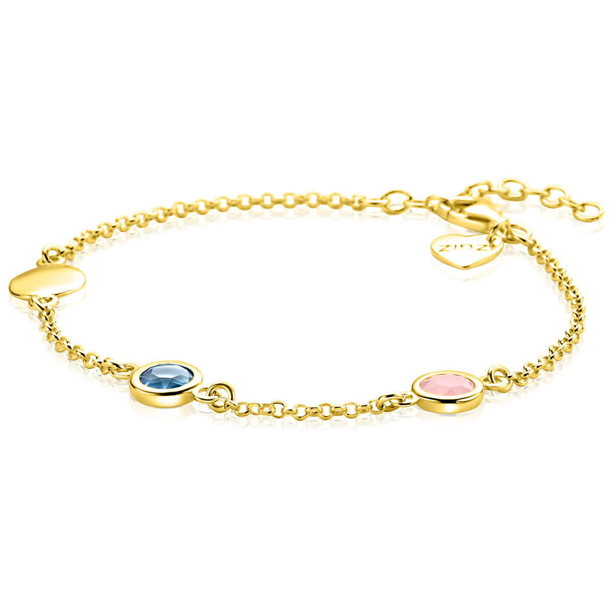 Pulsera de plata bañado en oro con tres charms, dos en tonos azul y rosa, y eslabones delicados.