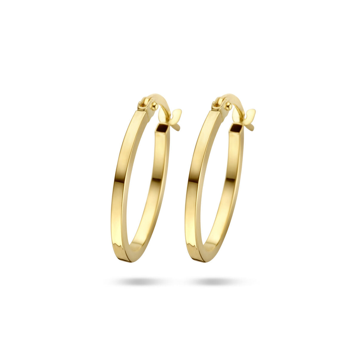 Pendientes de aro de 14 quilates en oro amarillo con un diseño liso y cierre de mariposa.