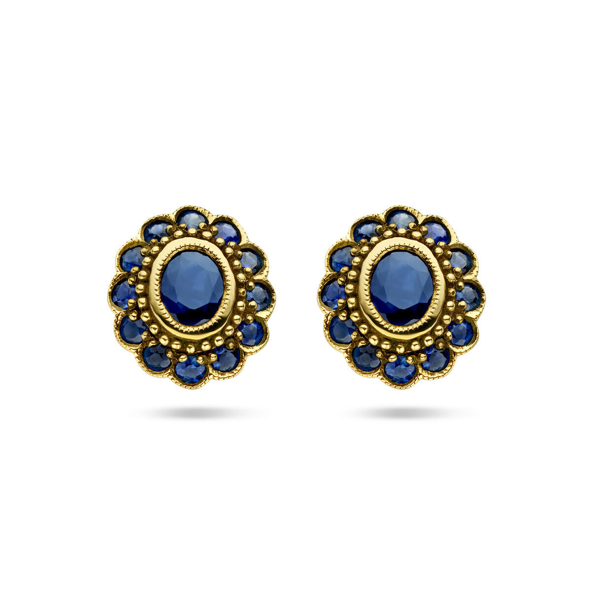 Pendientes de oro amarillo de 14K con zafiros, en forma de flor con detalles en perlas.