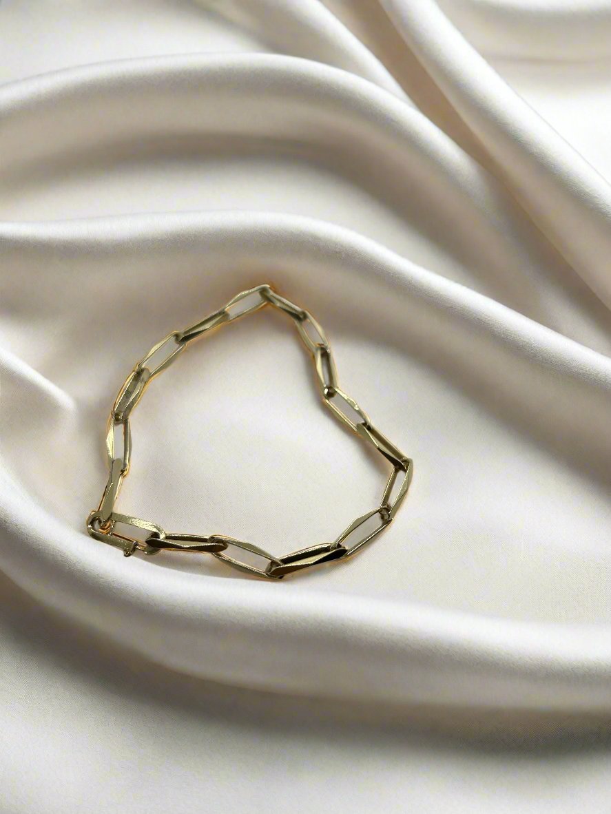 Pulsera vintage de oro de 14k con eslabones rectangulares, peso de 7.4 gramos.