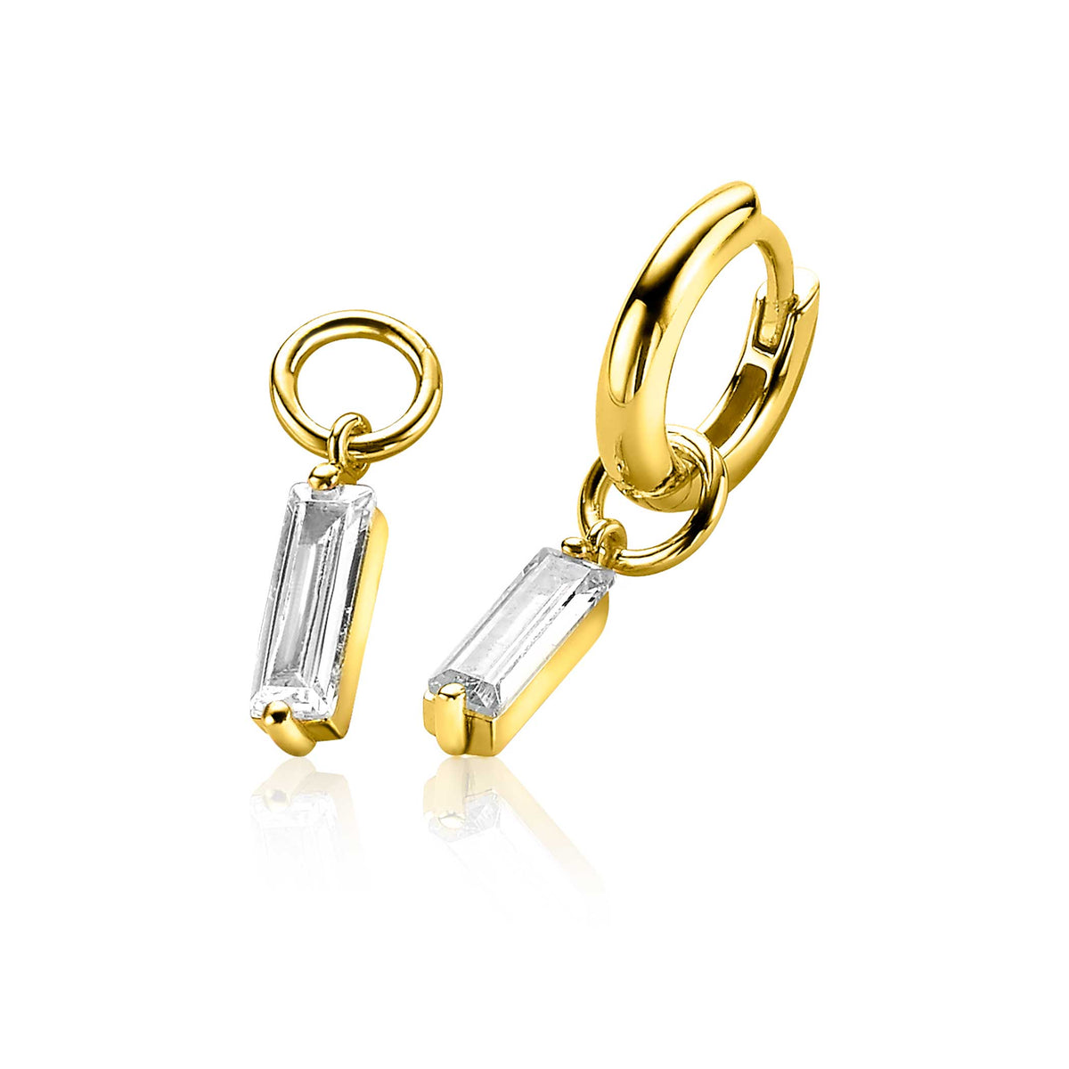 Pendientes de aro dorados con colgante rectangular de cristal transparente.