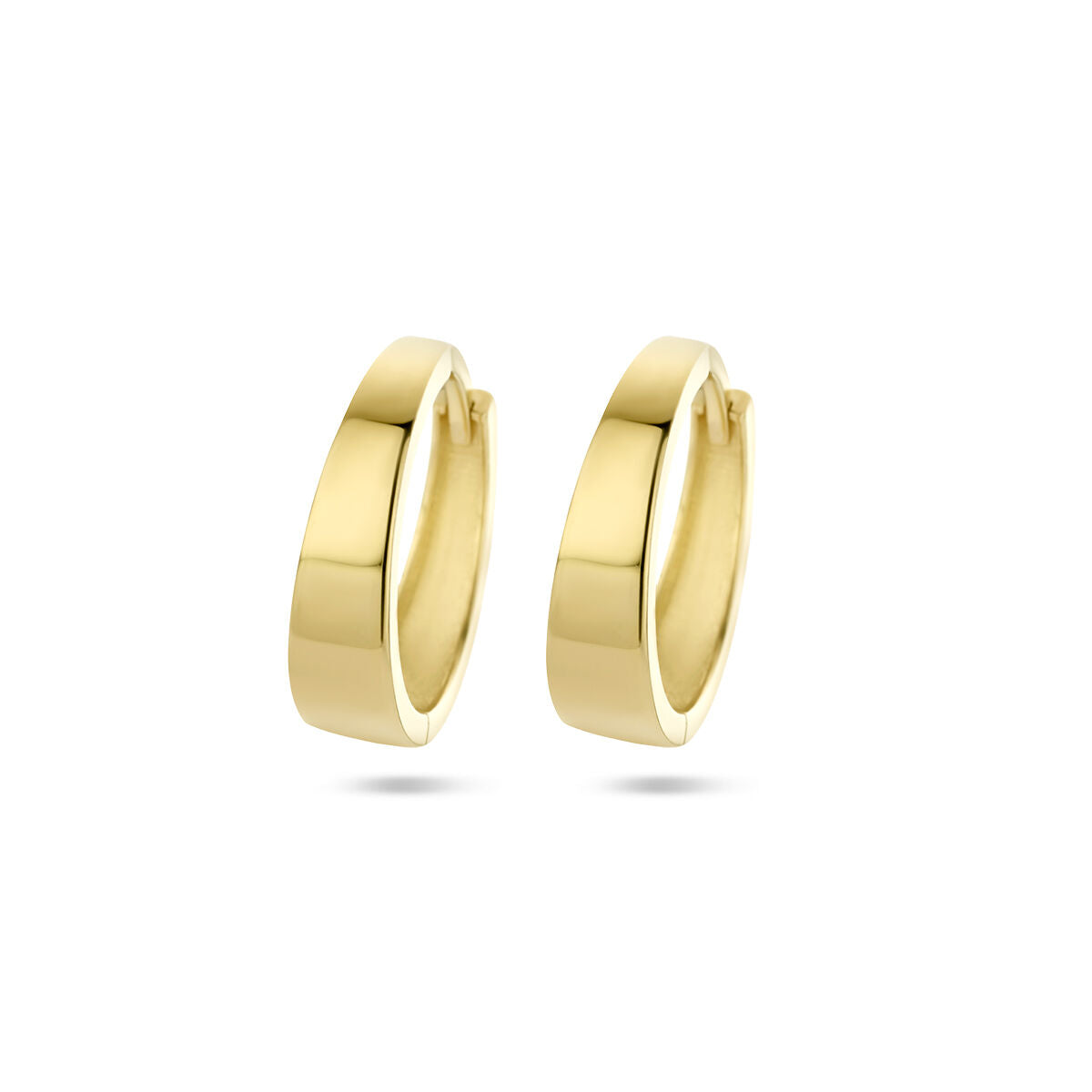 Pendientes de aro de 14K en oro amarillo, con un diseño liso y pulido.