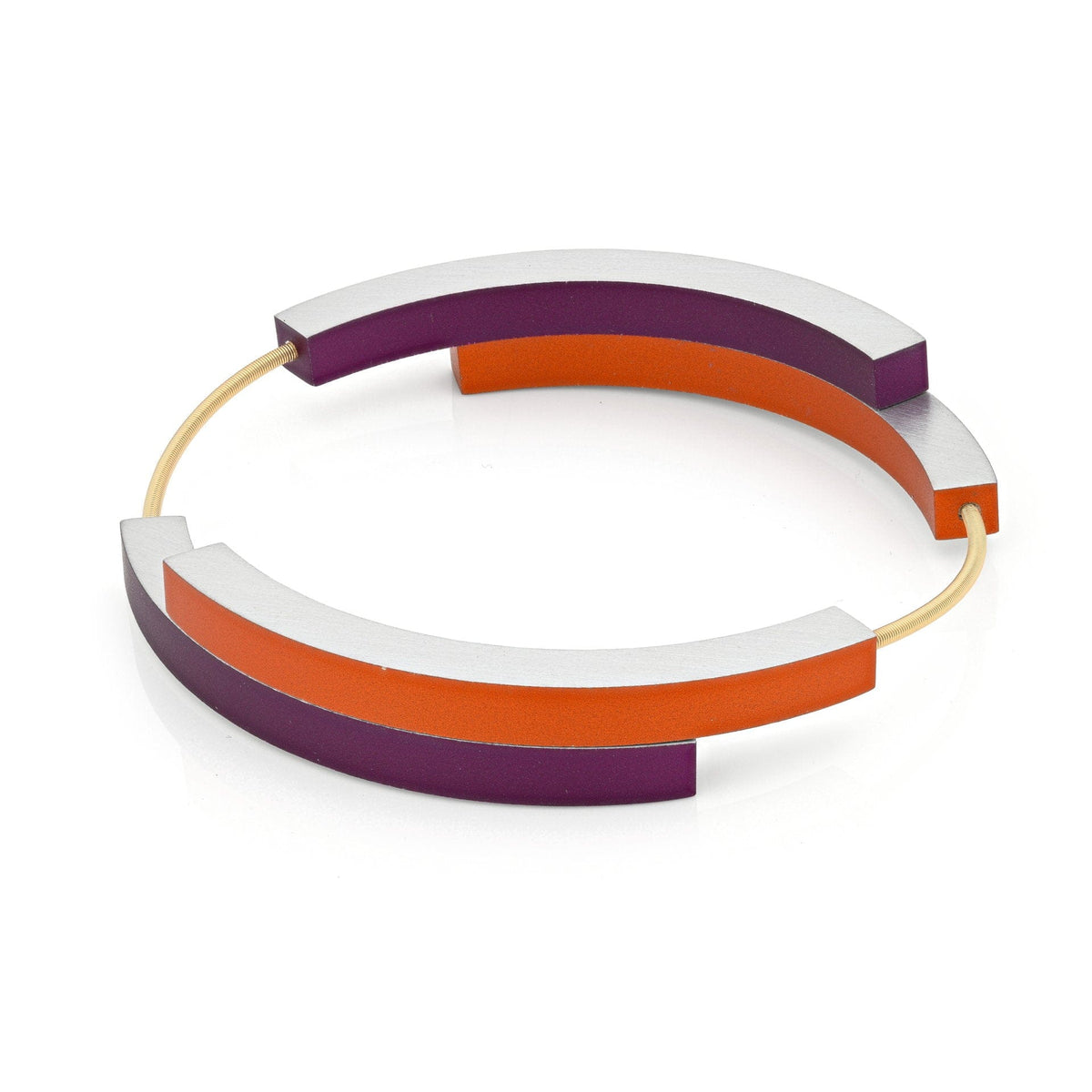 Pulsera de cuatro arcos en colores naranja y púrpura con acabado liso.