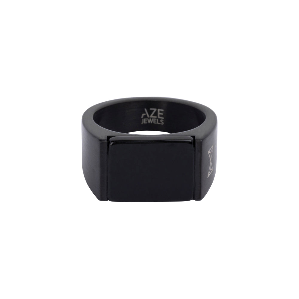 Anillo de sello con piedra de ónix negro y acabado pulido.