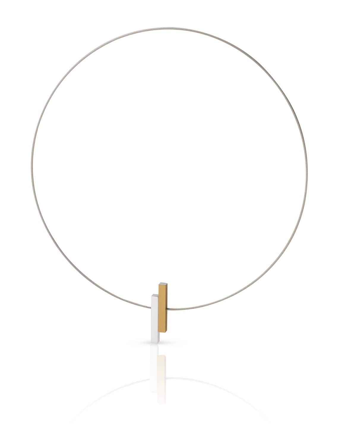Collar con barra dorada y barra blanca, diseño minimalista y moderno.