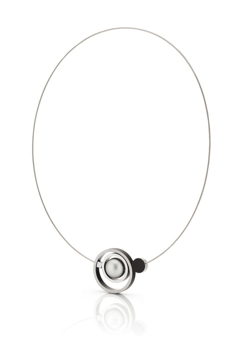 Collar Anillos entrelazados Negro C187Z