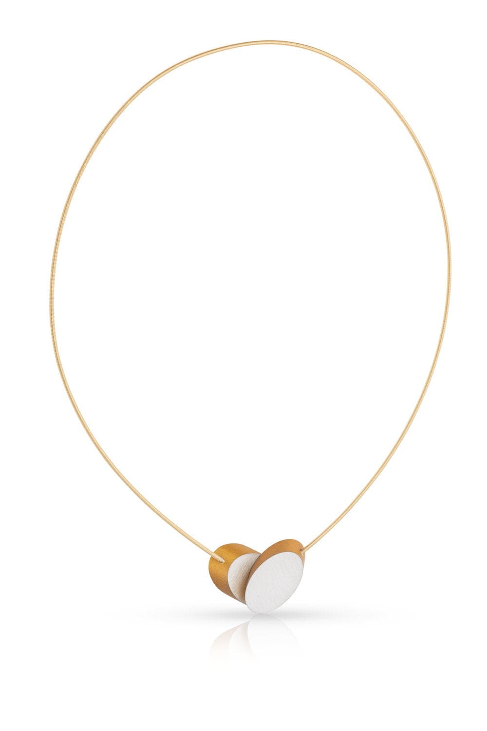 Collar dorado con óvalos superpuestos en blanco y dorado.