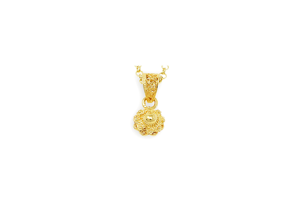 Colgante de nudo de Zeeland dorado de 6 mm con cadena delicada.