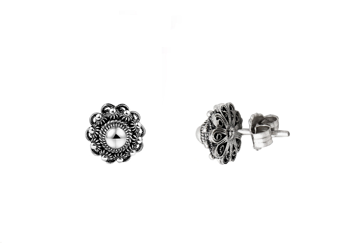 Pendientes de botón de 10 mm con diseño de nudo de Zeeland en plata.