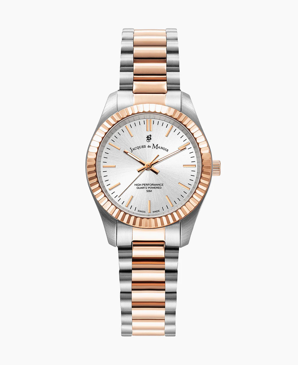 Reloj con caja plateada y bisel dorado, esfera blanca y pulsera de acero bicolor.