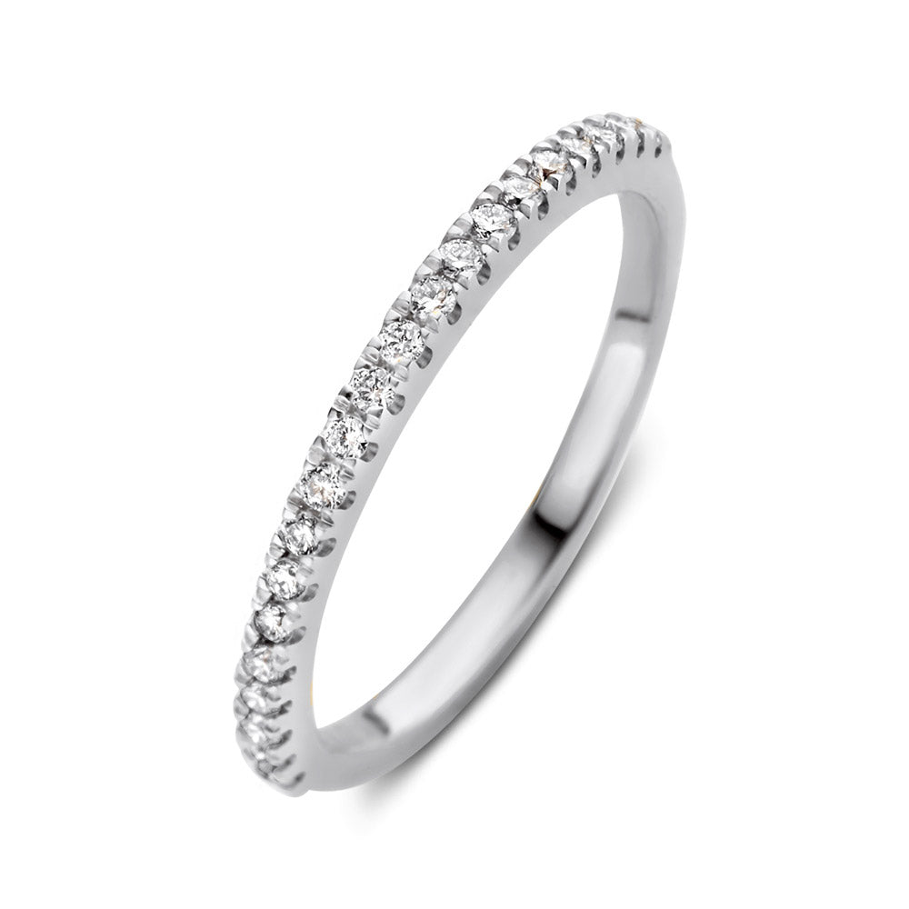 Anillo de oro blanco con diamantes brillantes de 0,44 quilates.