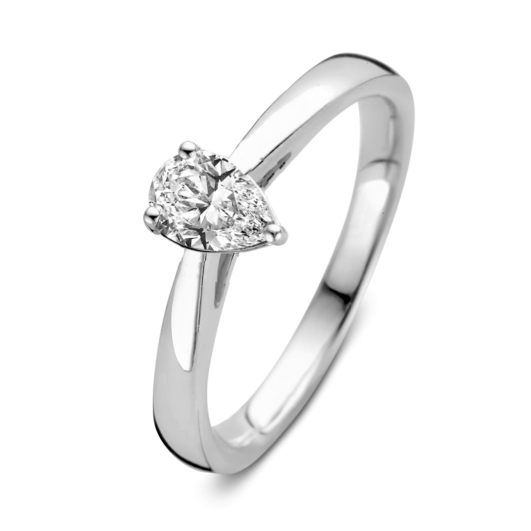 Anillo de oro blanco con dos diamantes en forma de pera de 0,30 quilates.