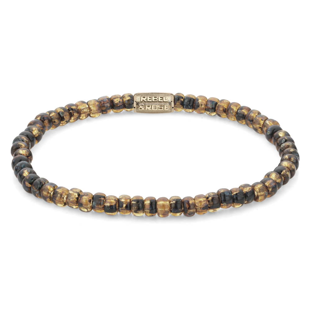 Pulsera de cuentas de vidrio en tonos dorados y negros, con un diseño de 4 mm.