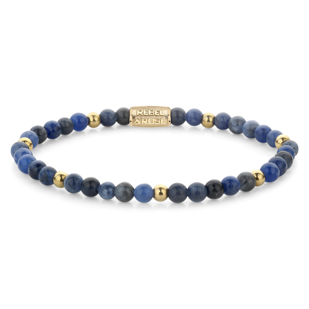 Pulsera de cuentas con piedras azules y detalles en oro amarillo ionizado de 18 quilates.