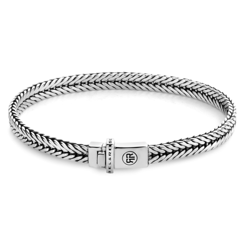 Pulsera de plata 925 con diseño trenzado y cierre de seguridad.
